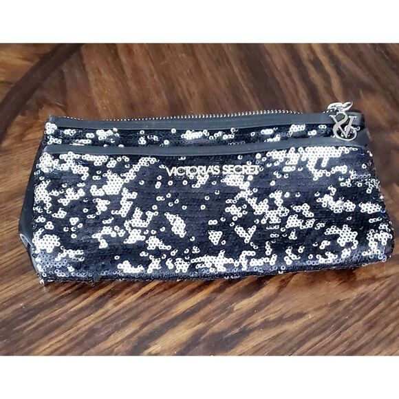 VICTORIA'S SECRET COSMETIC BAG - Picture 1 of 4